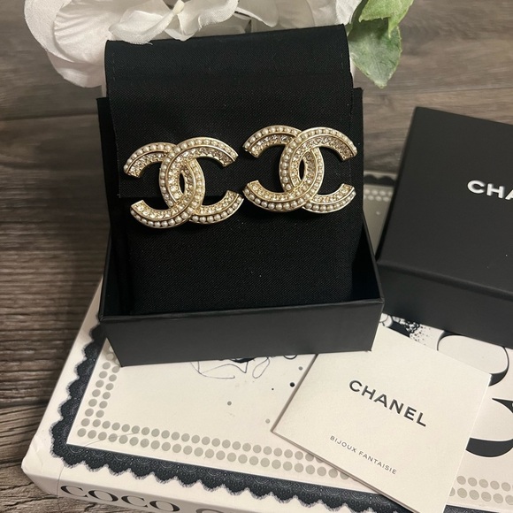 Chanel Statement X-Large Gold Crystal Faux Pearl CC Clip On Earrings - Picture 11 of 11